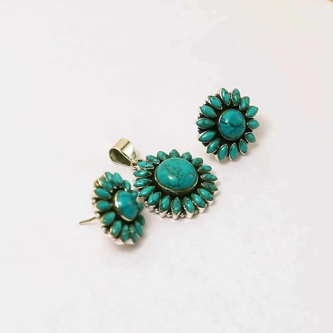 Sunburst Turquoise 925 Silver Pendant Set
